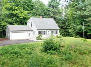 19 Eric Dr, Topsham, ME 04086