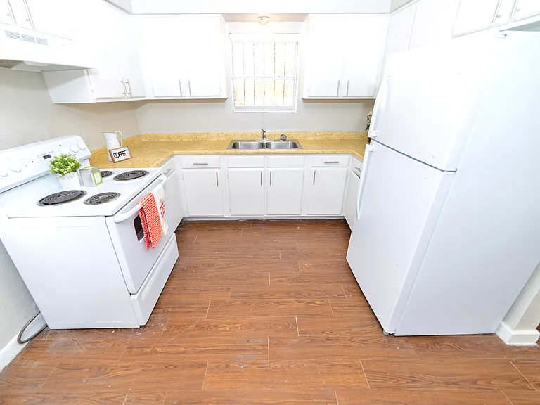 238 Yucca St — Photo 8