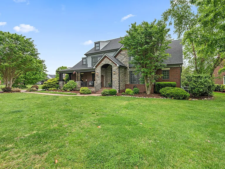 298 Gillette Dr — Photo 4
