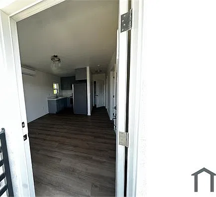 728 W 91st St — Photo 3