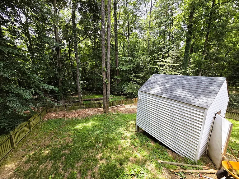 2519 Providence Creek Rd N — Photo 33