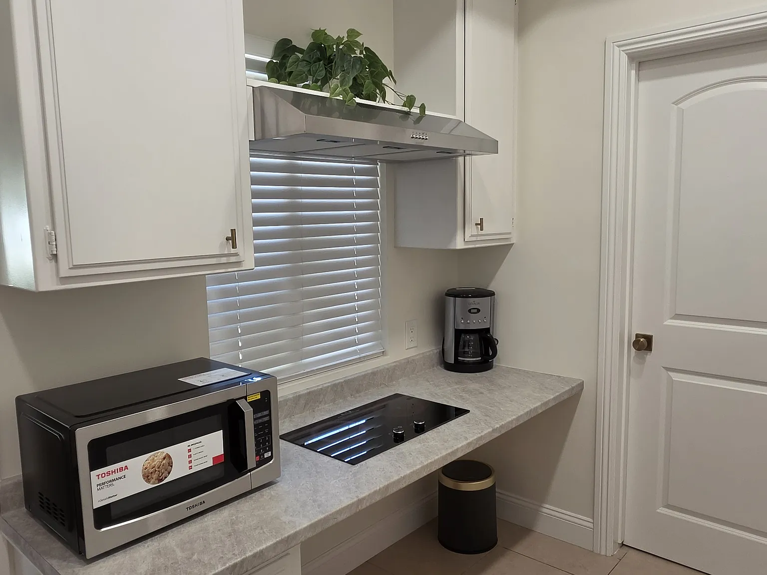 Studio, 545 sqft, $1,850 — Photo 3