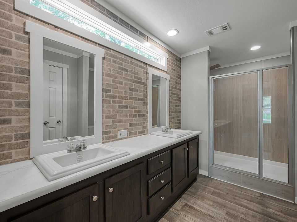 1st image of 33 Mockingbird Rd