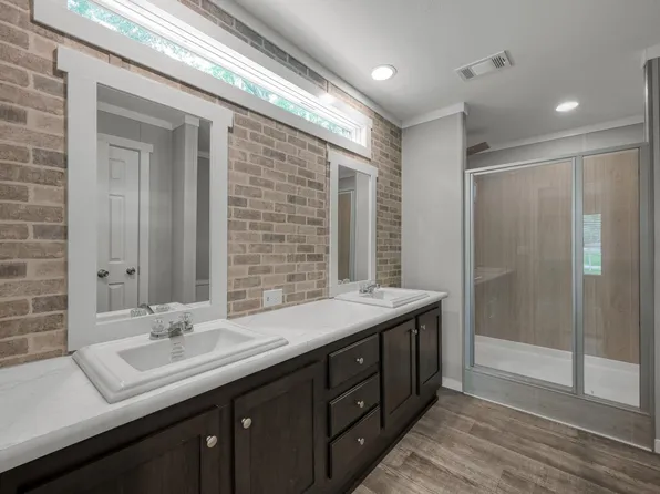 33 Mockingbird Rd, New Waverly, TX 77358