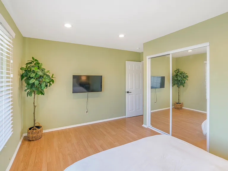 23721 Pasatiempo Ln — Photo 20