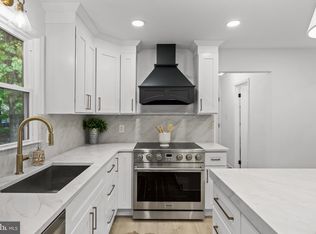 1 Dickson Dr, Medford, NJ 08055