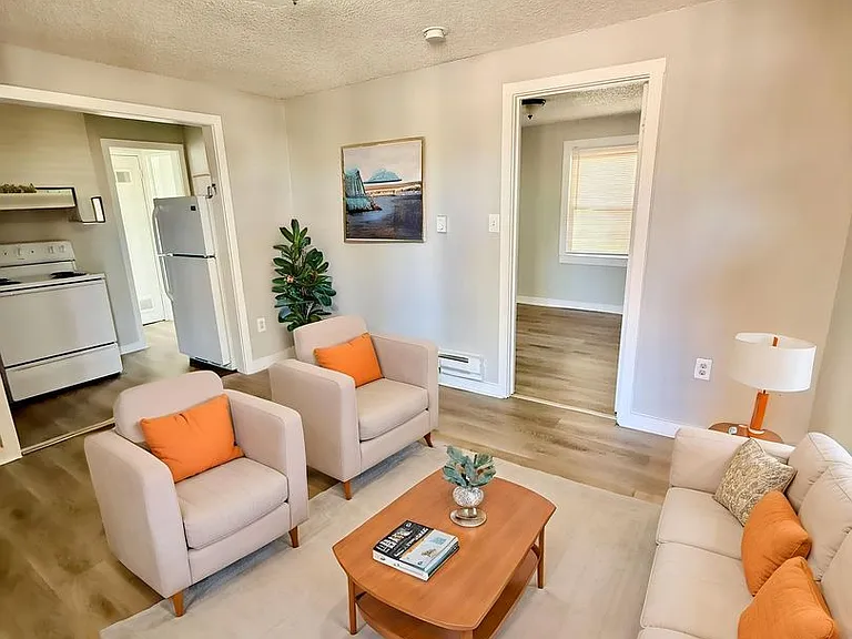 2619 E Willamette Avenue — Photo 11