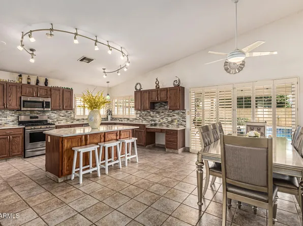 14811 N 44TH Place, Phoenix, AZ 85032
