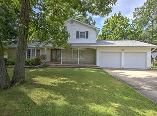 6535 John Dr, Mt Zion, IL 62549