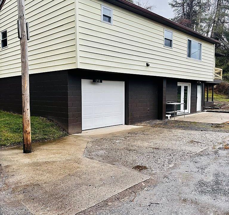 1st image of 698 Ewart Ave