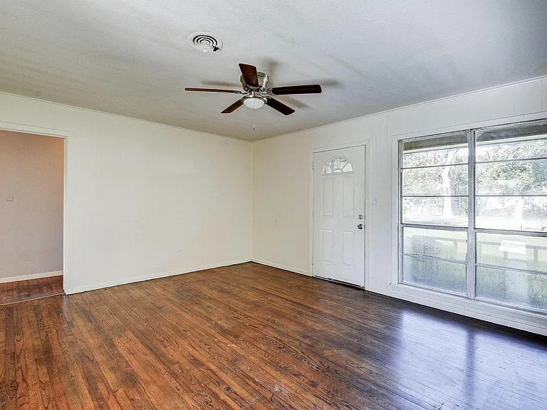 131 Lakewood Dr — Photo 8