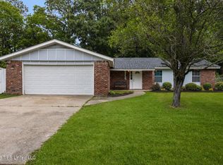 2324 Greenway Dr, Gautier, MS 39553