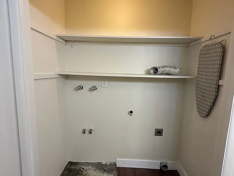 735 W Carter Dr. — Photo 14