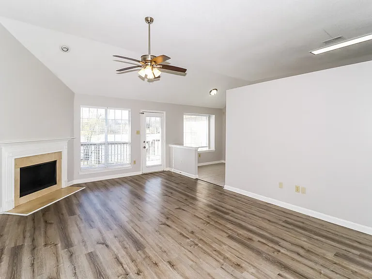 6175 Lake Front Dr — Photo 5
