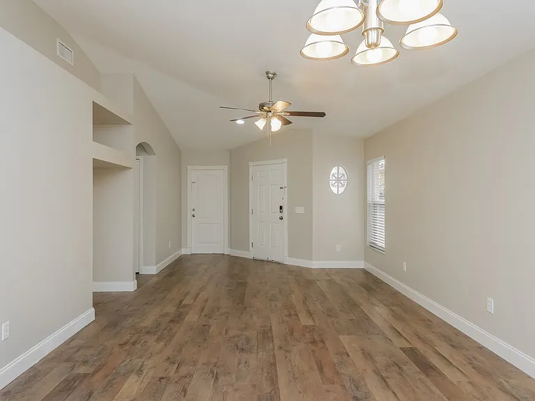10610 Navigation Dr — Photo 5