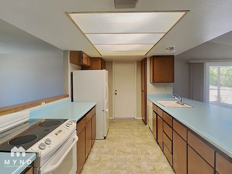 4250 E Kiowa St — Photo 14