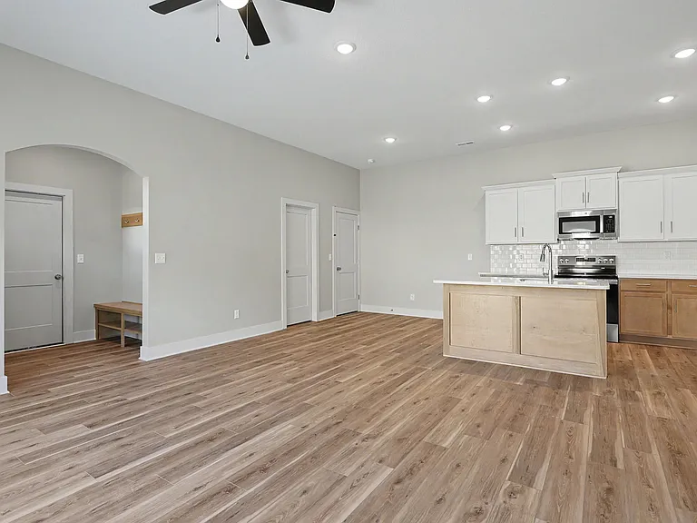 1223 SE 10th Street Ter — Photo 9