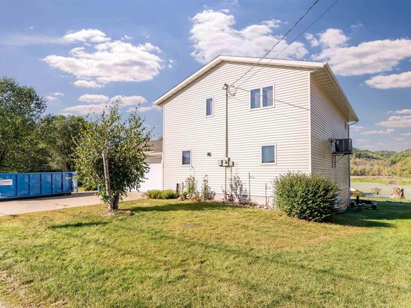 295 Abel Dr, Guttenberg, IA 52052