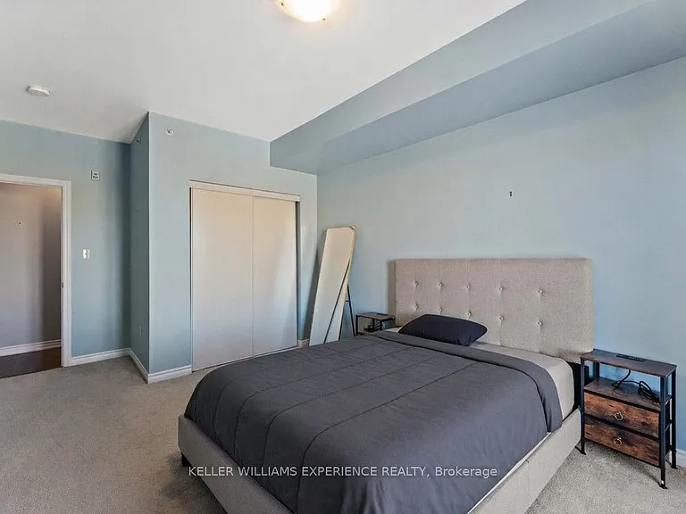 720 Yonge St #307 — Photo 18