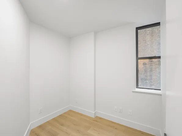 236 West 15th Street image 5 of 6