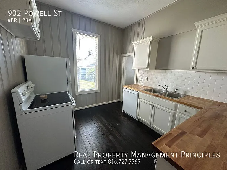 902 Powell St — Photo 11
