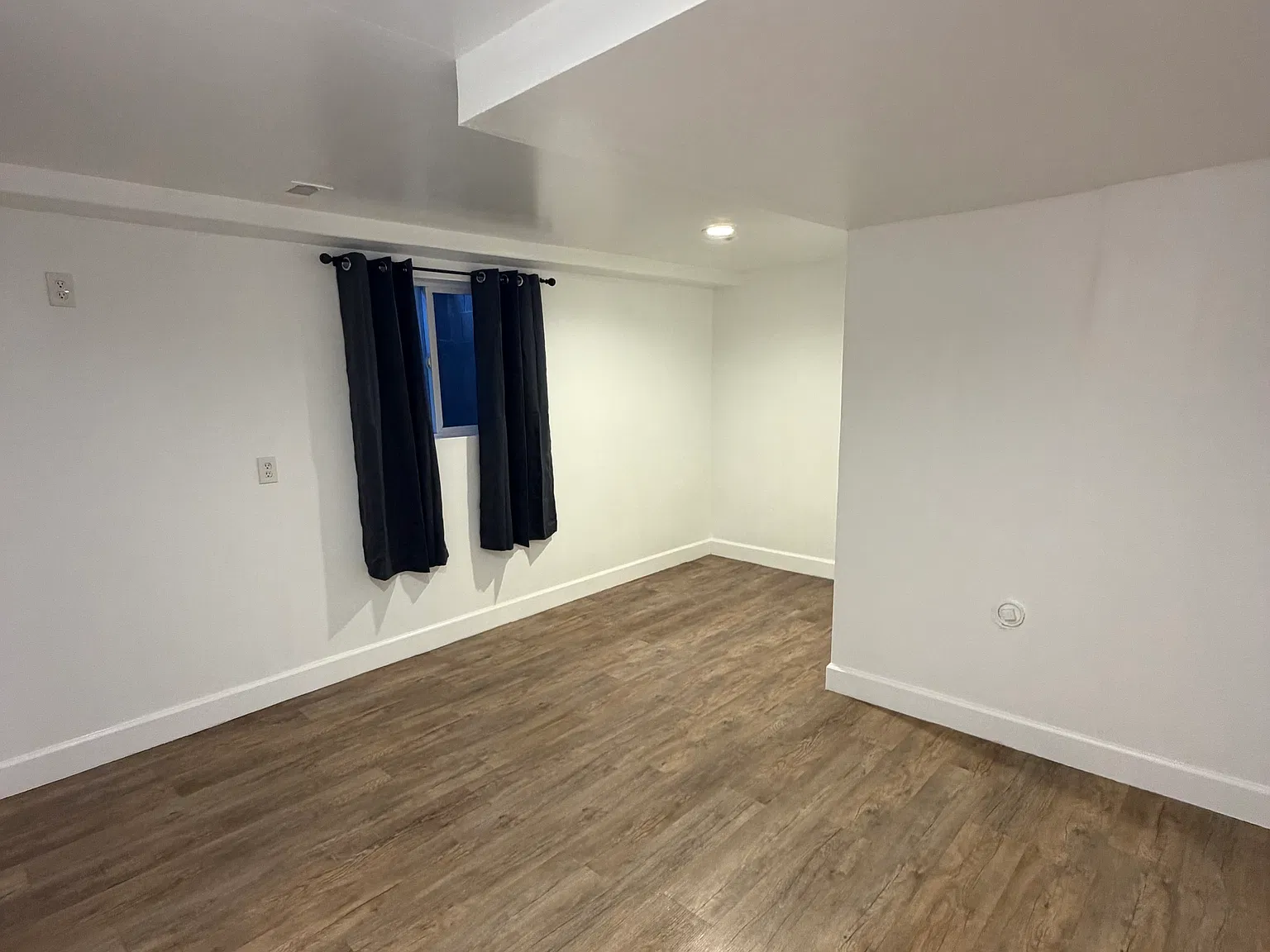 1 bed, 1050 sqft, $1,250 — Photo 2