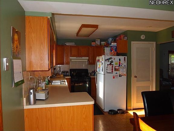 3rd image of 6098 Tall Oaks Dr