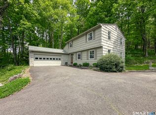 38 Mountain Road, Woodbury, CT 06798