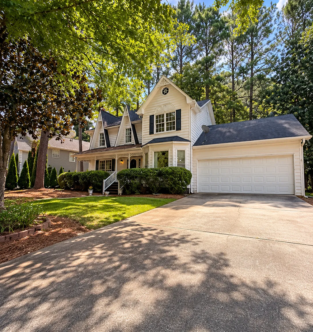 4 bed, 2.5 bath, 2467 sqft, $2,350 — Photo 2