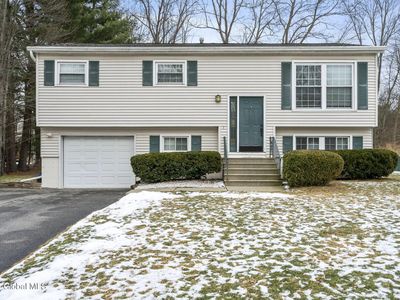 53 Walnut Drive, Clifton Park, NY, 12065