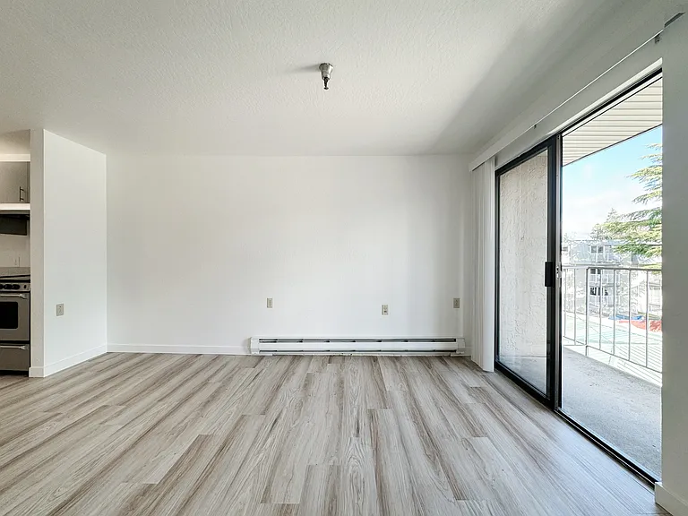 Unit 428 - Top Floor