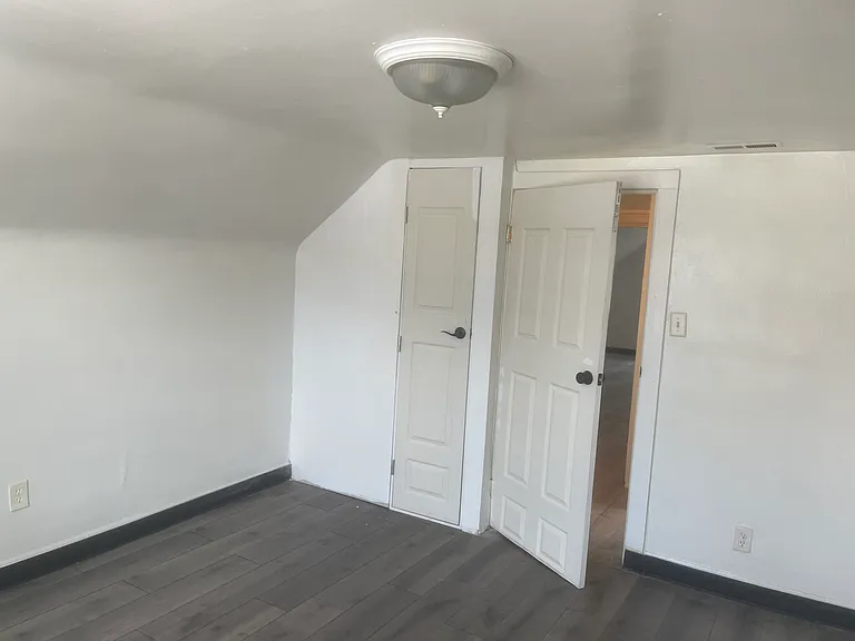 7541 S Rhodes Ave — Photo 9
