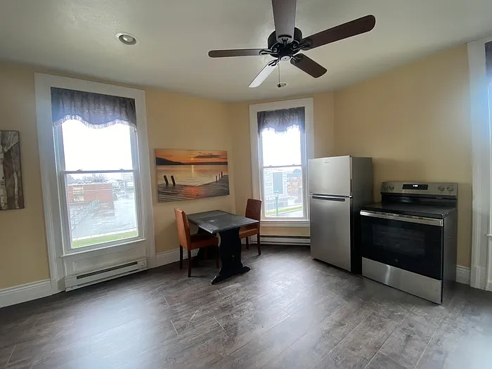 159 Mullin St #2 — Photo 8