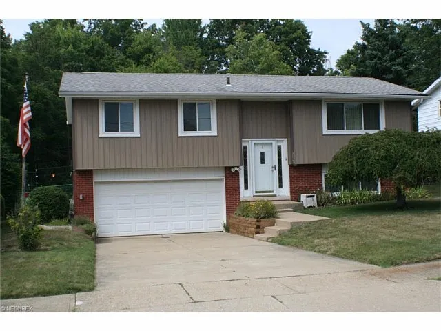 259 Washington Dr photo 1