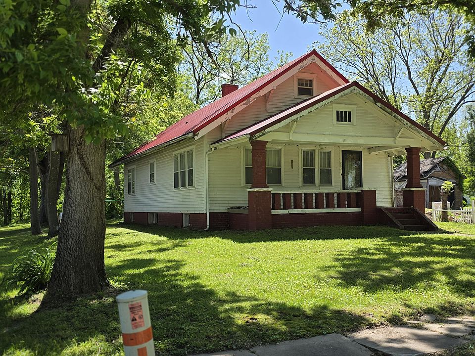 1st image of 804 N Main St