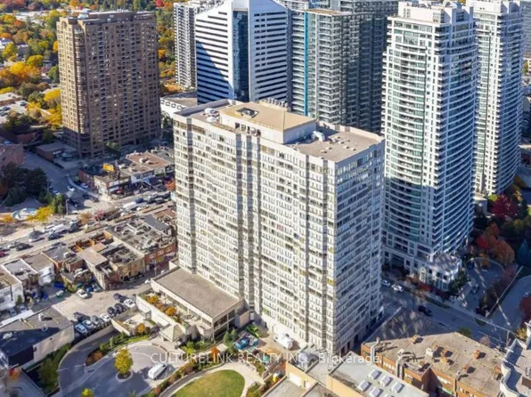 30 Greenfield Ave #2215, Toronto, ON M2N 6N3