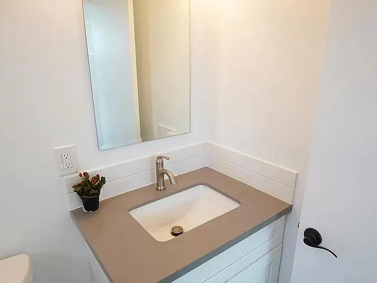 4538 Ambrose Ave — Photo 22