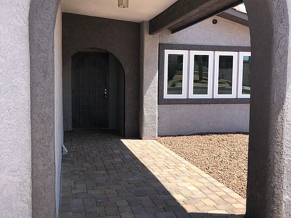 2nd image of 3240 Horseshoe Canyon Dr