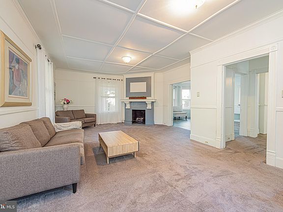 3rd image of 725 Camden Ave
