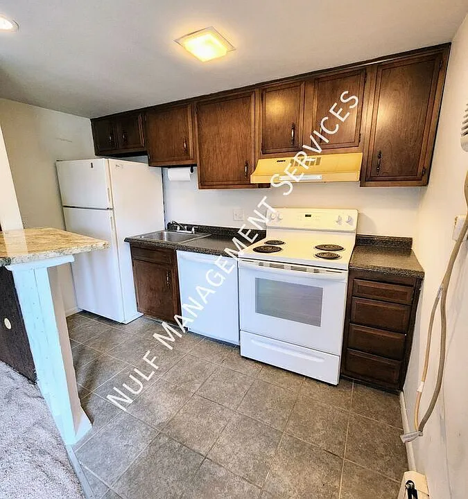 833 Mifflin Ave #203