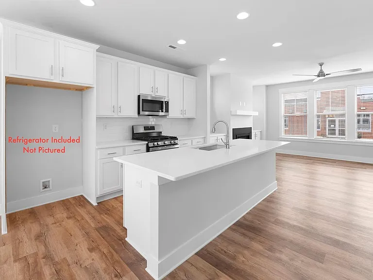 628 Amalfi Dr — Photo 9