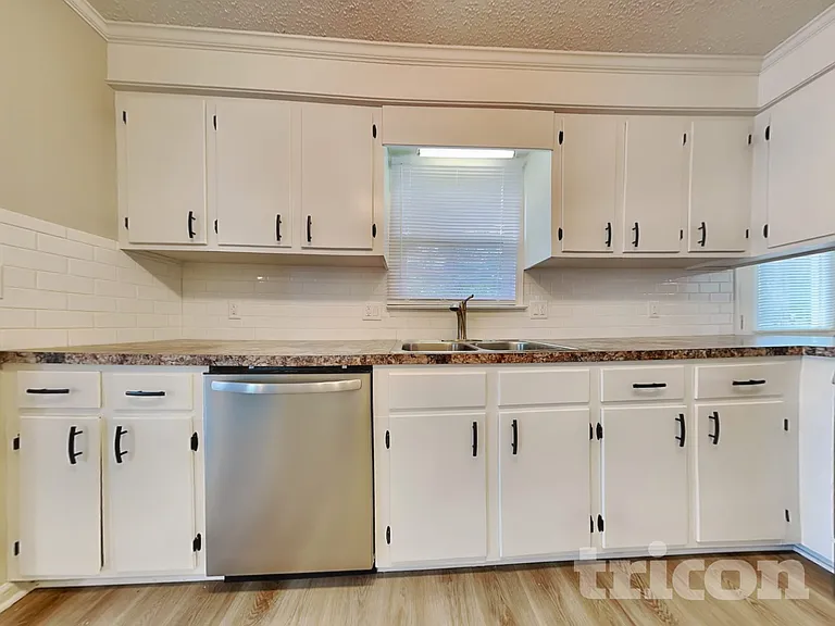 504 Lord Howe Rd — Photo 7