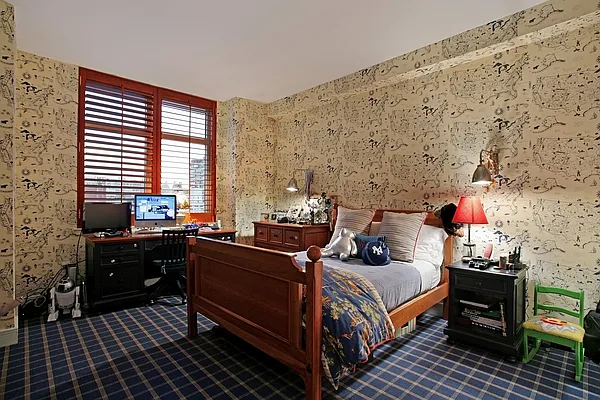 Sold by Corcoran | media 21