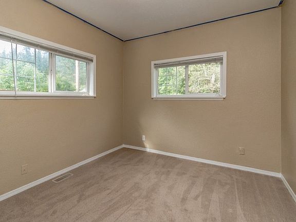4th image of 35816 Cumberland Way SE