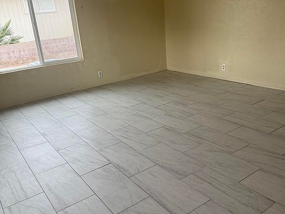 3rd image of 1508 W 9th Pl