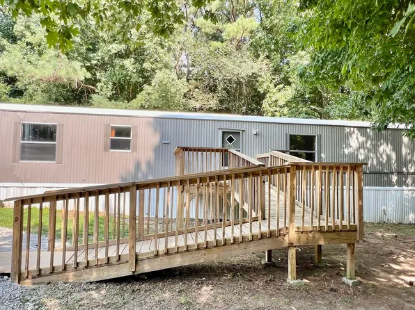170 Holly Creek Dr, Carrollton, GA 30116