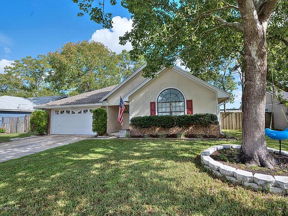 8635 Charlesgate_003_WEB