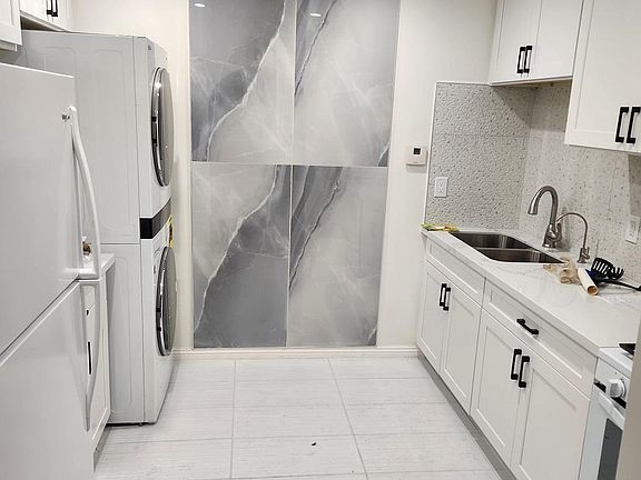 2nd image of 1141 S Lincoln Ave #F