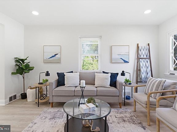 2nd image of 40 Hillvale Rd