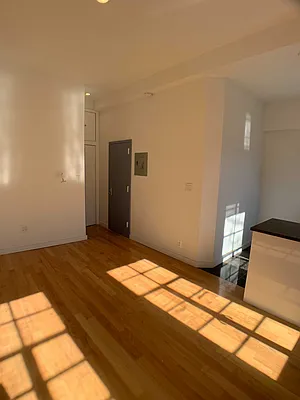 Rented by Cargon Realty | media 11